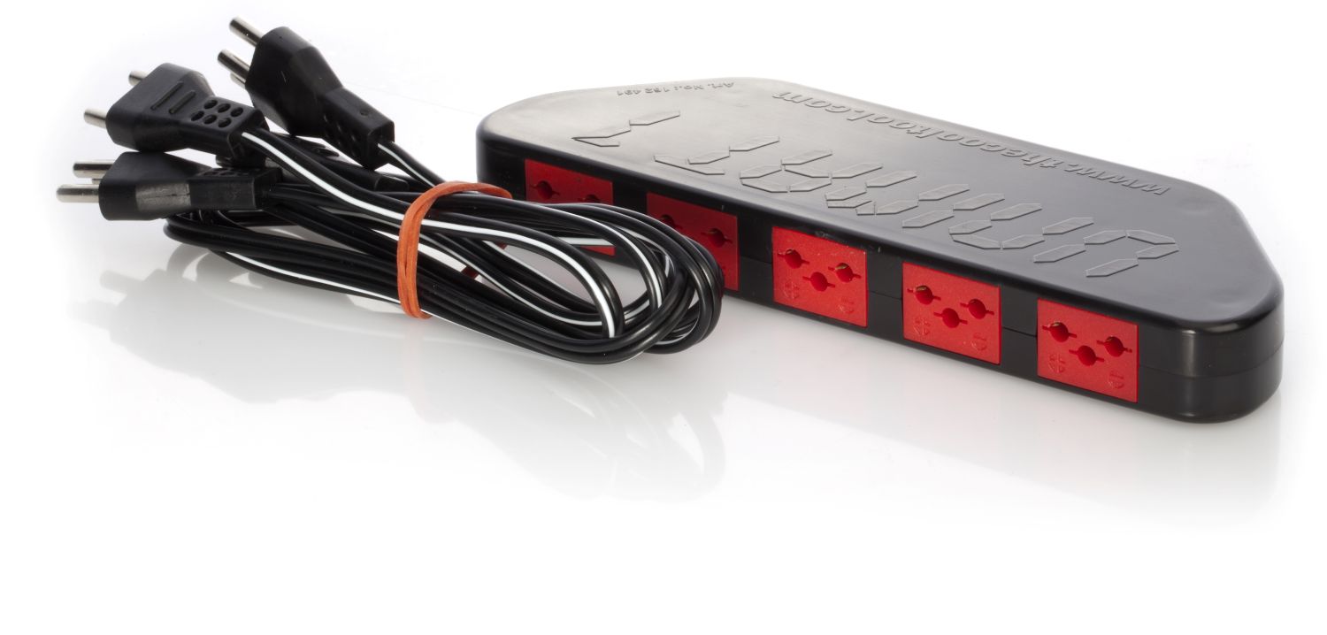 12V Verteiler mit 5 Ausgängen + 2 Verb.Kabeln