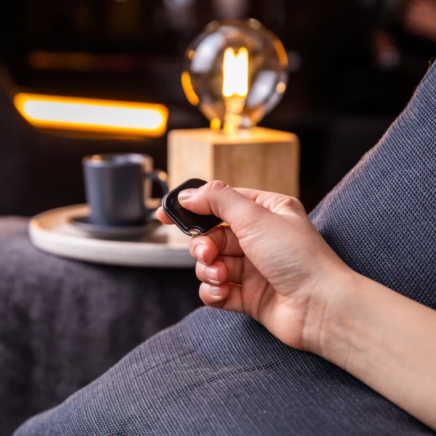 Shelly Blu Button1 Schwarz